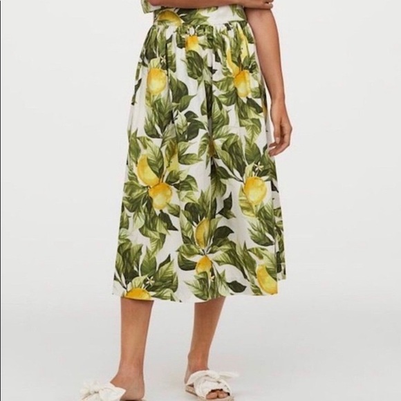 H&M Dresses & Skirts - ✨3/$25✨  H&M midi lemon print skirt 14